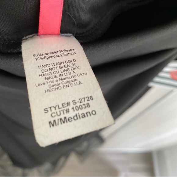 Black knee length pencil skirt with tool hem NWT - Picture 4 of 6